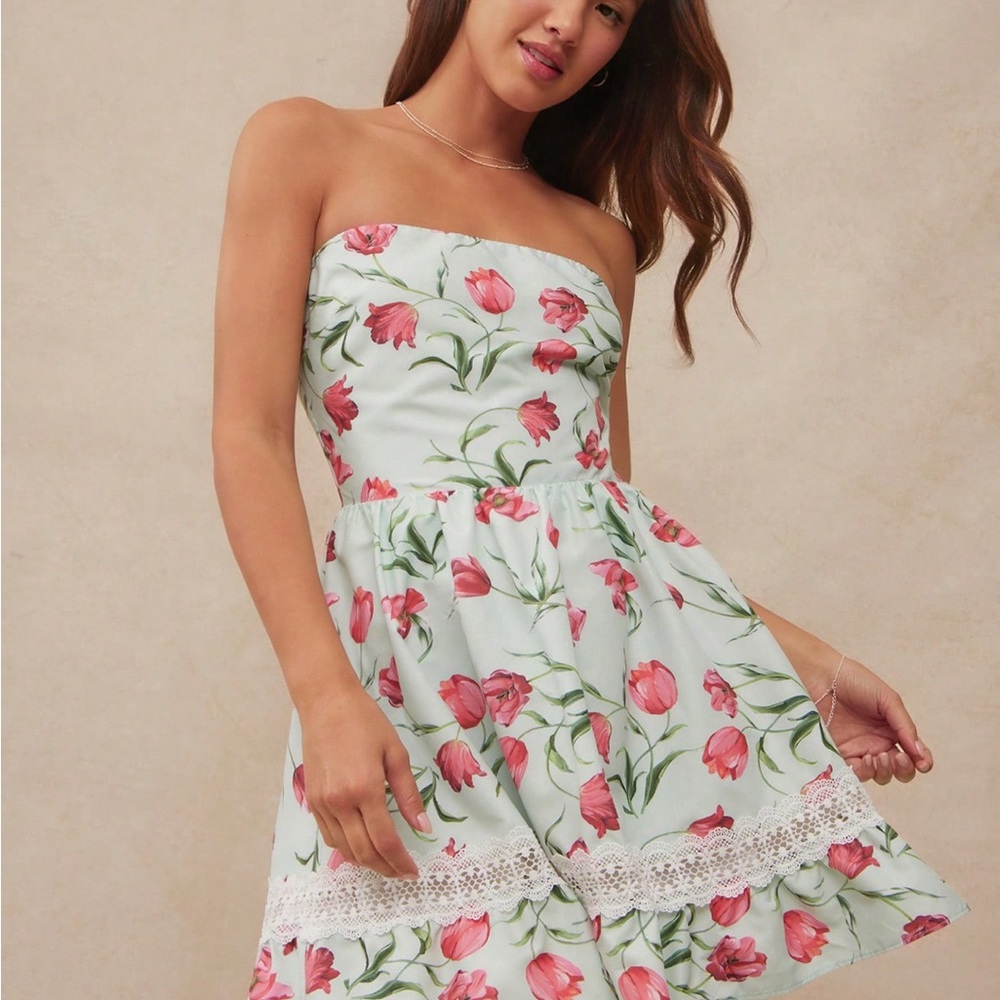 Chic Strapless Floral Dress in Pink and White